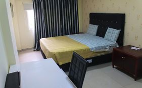 16 Quartos Disponiveis - Edificio Piramide 3*